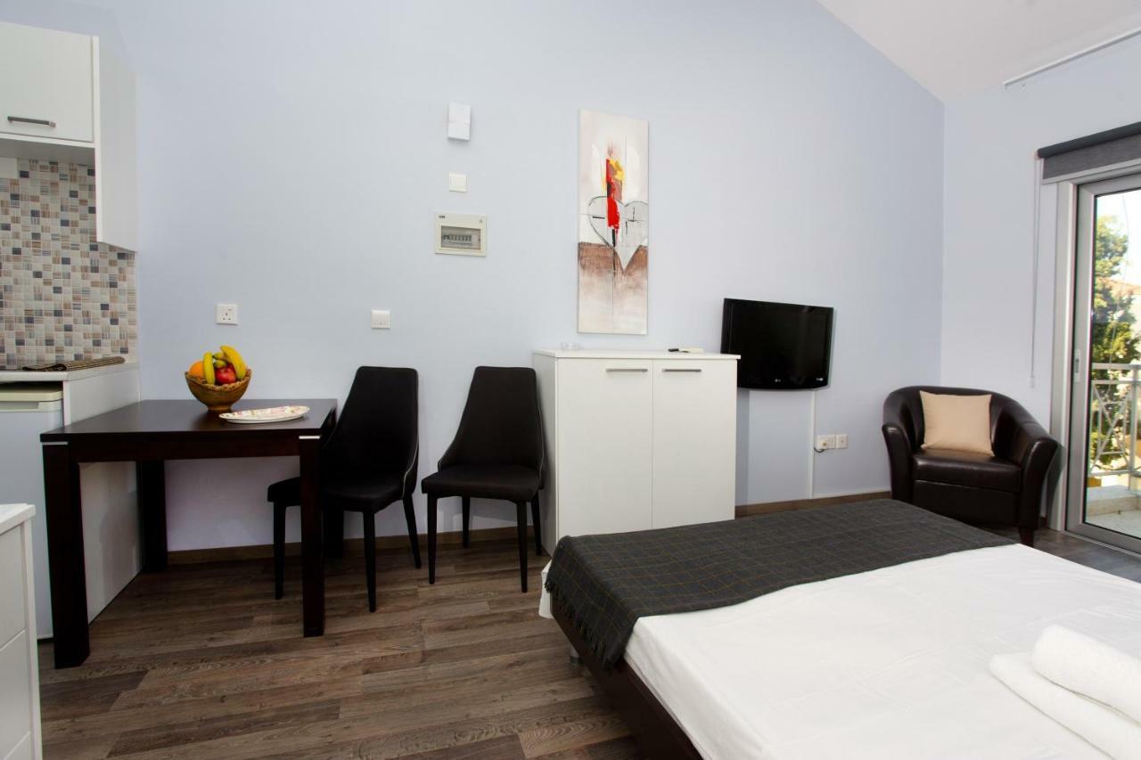 Galatex Beach Living By Trulycyprus ลิมาซอล ภายนอก รูปภาพ