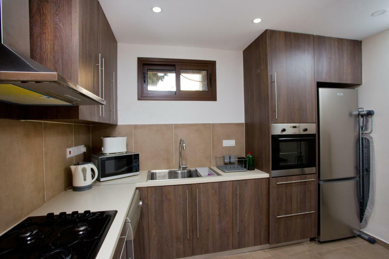 Galatex Beach Living By Trulycyprus ลิมาซอล ภายนอก รูปภาพ