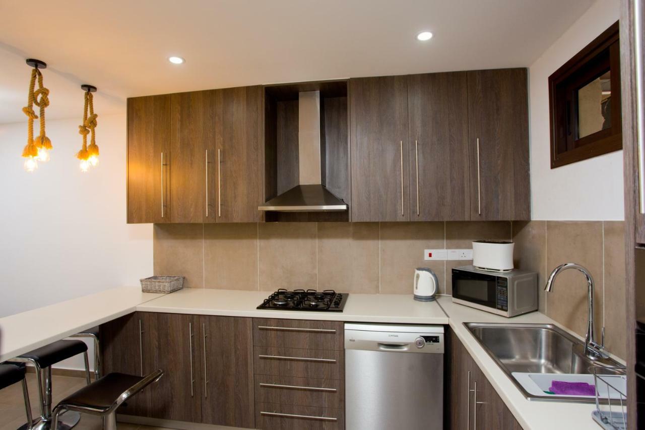 Galatex Beach Living By Trulycyprus ลิมาซอล ภายนอก รูปภาพ