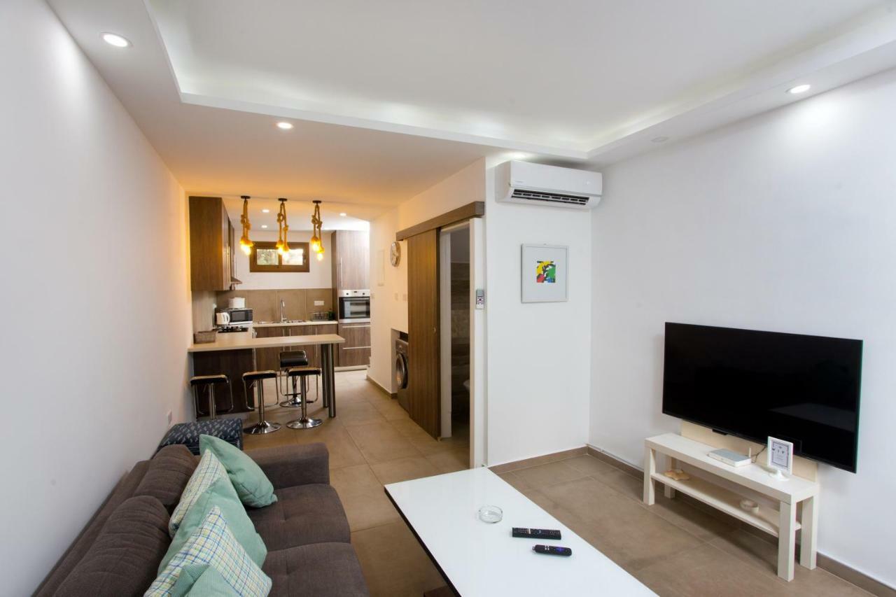 Galatex Beach Living By Trulycyprus ลิมาซอล ภายนอก รูปภาพ